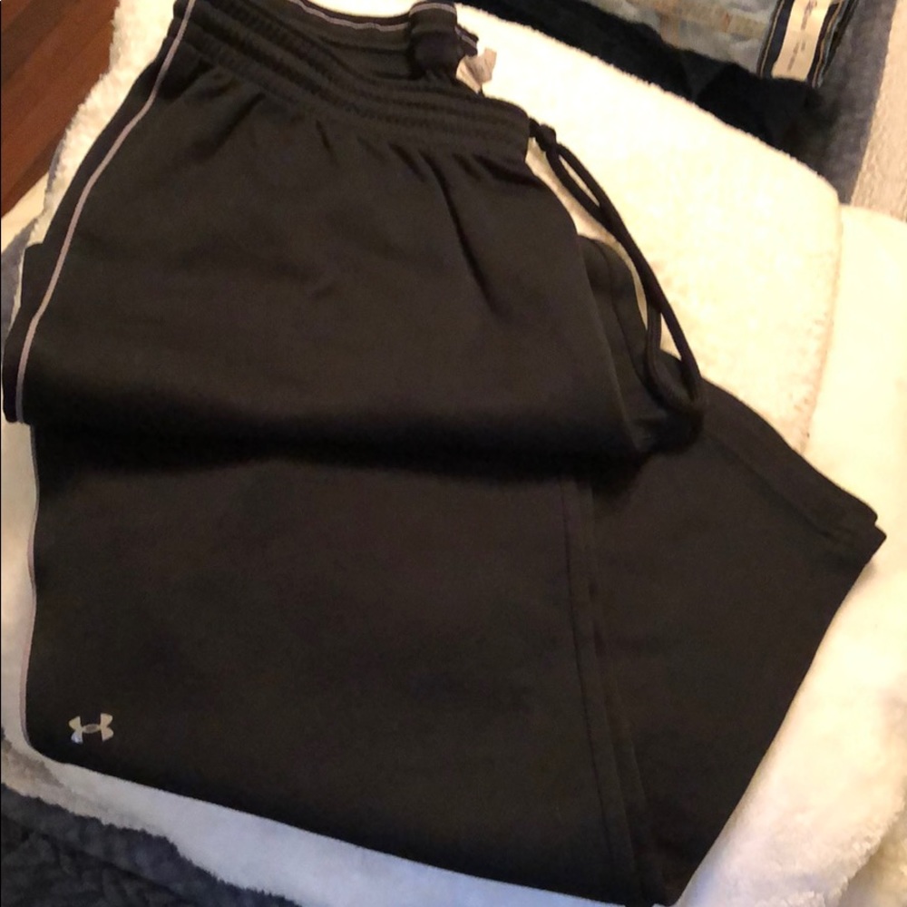 Under Armour black pants semi fitted size medium